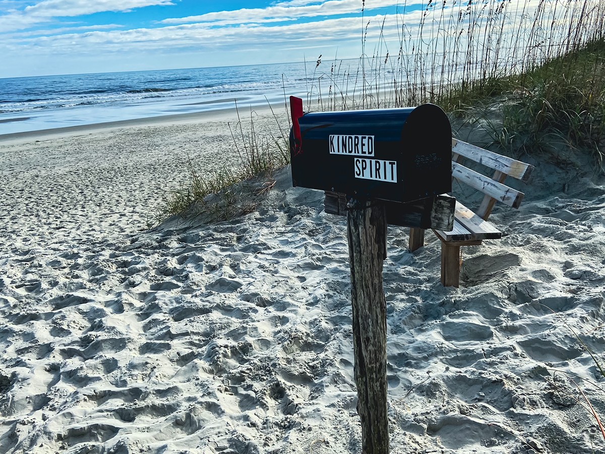 Sunset Beach Walk To The Kindred Spirit&nbsp;Mailbox